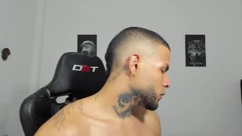 curtis_blake online show from February 12, 6:52 am