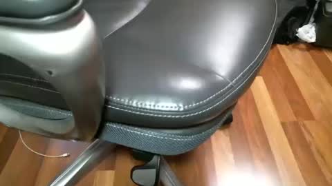 Snapshot of cutandwaxed2 chatting on October 13, 12:55 pm BI SMOOTH MATURE SUB online show from October 13, 12:55 pm
