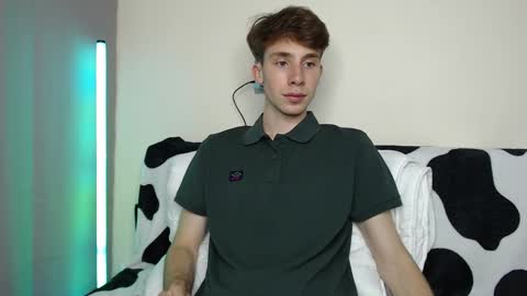 Snapshot of cute_brian chatting on September 23, 10:58 am Im Brian online show from September 23, 10:58 am