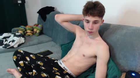Snapshot of cute_brian chatting on January 9, 4:28 pm Im Brian online show from January 9, 4:28 pm