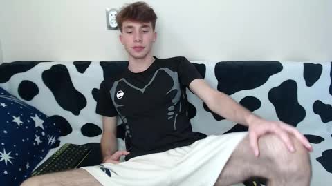 Snapshot of cute_brian chatting on September 16, 10:05 am Im Brian online show from September 16, 10:05 am