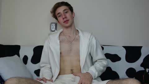 Snapshot of cute_brian chatting on September 9, 4:34 am Im Brian online show from September 9, 4:34 am