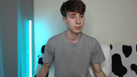 Snapshot of cute_brian chatting on October 1, 2:43 pm Im Brian online show from October 1, 2:43 pm