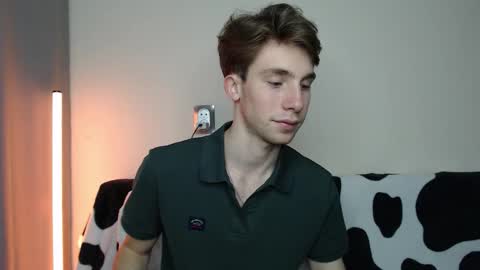 Snapshot of cute_brian chatting on October 11, 2:21 pm Im Brian online show from October 11, 2:21 pm