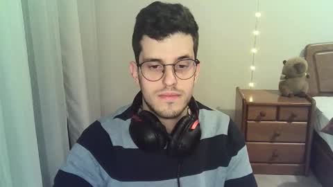 cute_but_masculine online show from February 15, 7:33 pm