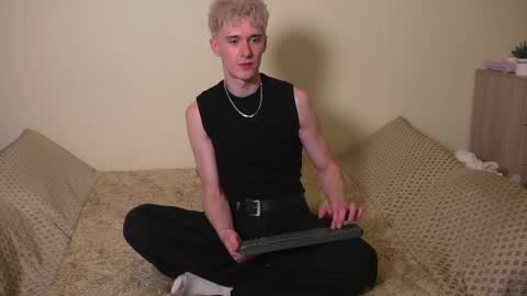 ToniDaniel online show from May 27, 6:27 pm