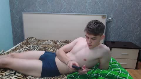 Snapshot of cute_oliver chatting on January 1, 3:57 pm Oliver online show from January 1, 3:57 pm