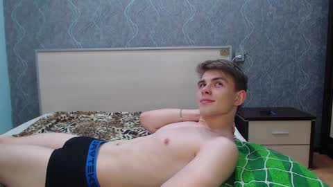 Snapshot of cute_oliver chatting on January 27, 3:28 pm Oliver online show from January 27, 3:28 pm