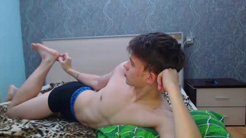 Snapshot of cute_oliver chatting on January 30, 4:37 am Oliver online show from January 30, 4:37 am