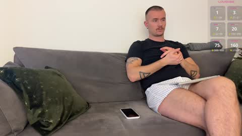 Snapshot of cute_skywalker chatting on January 10, 2:13 pm cute_skywalker online show from January 10, 2:13 pm