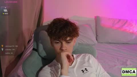 Snapshot of cute_thomas chatting on October 5, 10:25 pm Thomas - online show from October 5, 10:25 pm