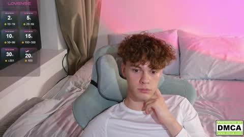 Snapshot of cute_thomas chatting on October 14, 7:21 pm Thomas - online show from October 14, 7:21 pm