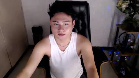 cuteasianlee online show from January 19, 4:41 pm