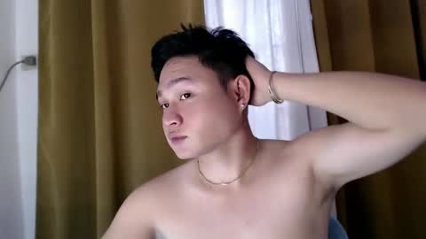 cuteasianlee online show from February 9, 4:06 am