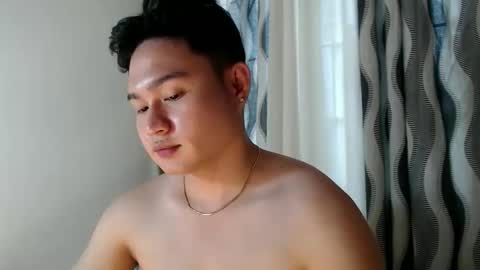 cuteasianlee online show from February 18, 8:01 am