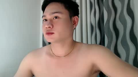 cuteasianlee online show from February 11, 11:37 am