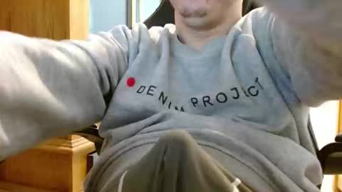 Cuteboy090 online show from May 8, 4:29 pm