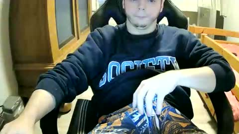 Cuteboy090 online show from October 20, 1:48 pm