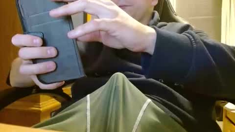 Cuteboy090 online show from May 12, 10:07 pm