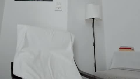 Snapshot of cuteeboy chatting on September 15, 7:32 am cuteeboy online show from September 15, 7:32 am