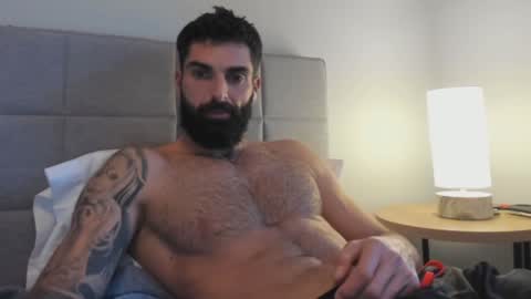 Snapshot of cuteeboy chatting on December 30, 10:34 pm cuteeboy online show from December 30, 10:34 pm