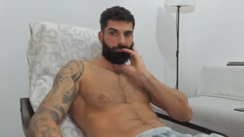 Snapshot of cuteeboy chatting on December 5, 5:40 pm cuteeboy online show from December 5, 5:40 pm