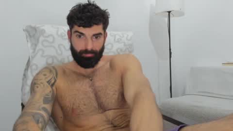 Snapshot of cuteeboy chatting on February 3, 2:45 pm cuteeboy online show from February 3, 2:45 pm