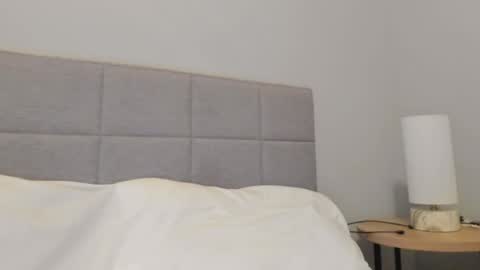 Snapshot of cuteeboy chatting on January 4, 11:48 pm cuteeboy online show from January 4, 11:48 pm