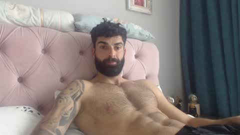 Snapshot of cuteeboy chatting on January 25, 12:05 pm cuteeboy online show from January 25, 12:05 pm