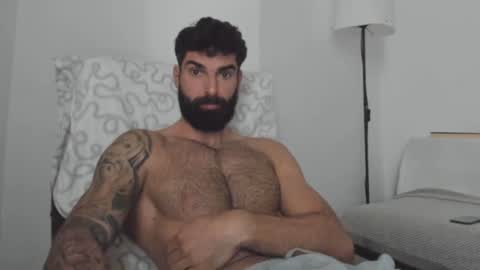 Snapshot of cuteeboy chatting on January 31, 8:43 am cuteeboy online show from January 31, 8:43 am