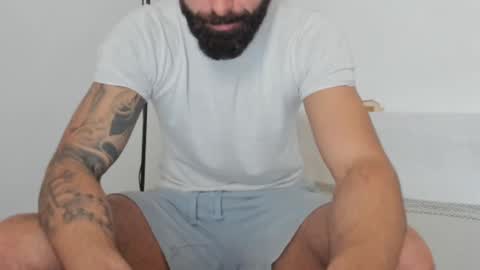 Snapshot of cuteeboy chatting on February 18, 7:54 am cuteeboy online show from February 18, 7:54 am