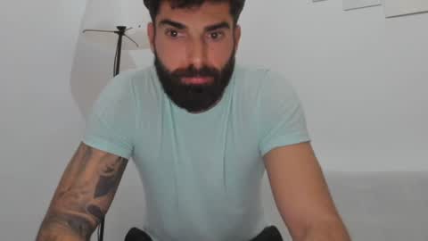 Snapshot of cuteeboy chatting on January 29, 8:56 pm cuteeboy online show from January 29, 8:56 pm