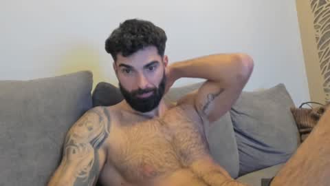 Snapshot of cuteeboy chatting on January 17, 11:11 pm cuteeboy online show from January 17, 11:11 pm