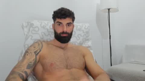 Snapshot of cuteeboy chatting on February 6, 8:13 pm cuteeboy online show from February 6, 8:13 pm