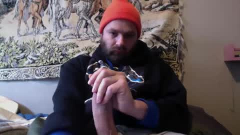 cutehungboi online show from February 18, 8:15 pm