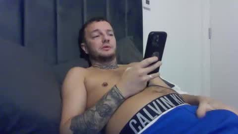 Snapshot of cutescottishlad chatting on September 28, 8:51 pm cutescottishlad online show from September 28, 8:51 pm