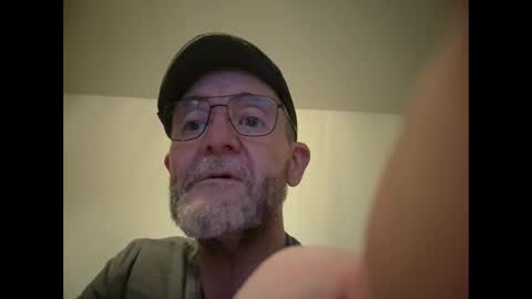 cuyversivan012 online show from April 6, 12:18 am