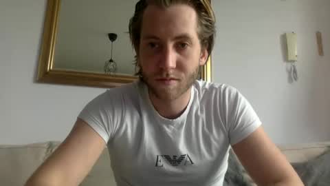 d3nnis_123 online show from February 15, 2:33 pm