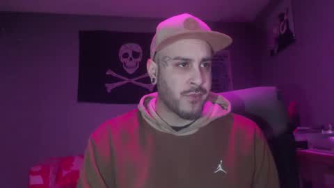 Snapshot of dabirdfree chatting on February 9, 4:29 pm Destroyer online show from February 9, 4:29 pm