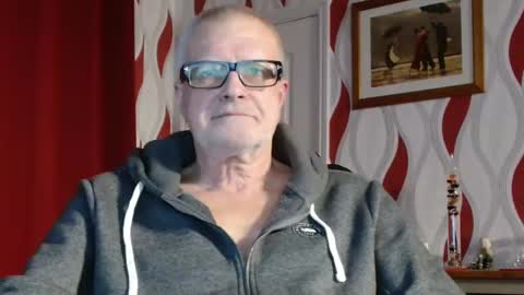 Brian ... online show from December 8, 8:47 pm