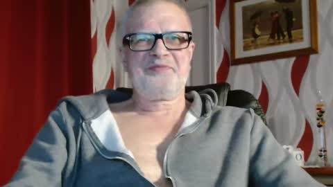 Brian ... online show from January 10, 9:10 pm