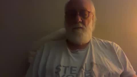 Snapshot of daddy341177 chatting on October 5, 12:31 pm daddy341177 online show from October 5, 12:31 pm