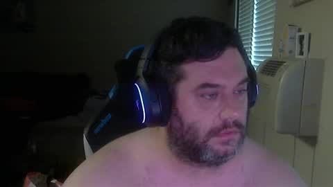 Snapshot of daddybody4u chatting on October 15, 7:21 pm daddybody4u online show from October 15, 7:21 pm