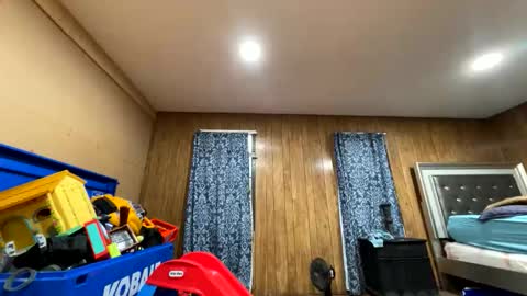 Snapshot of daddydic120402 chatting on October 28, 2:19 pm daddydic120402 online show from October 28, 2:19 pm