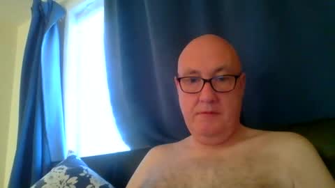 daddyhere4uall6 online show from November 26, 8:06 am