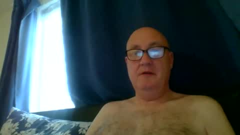 daddyhere4uall6 online show from November 24, 8:04 am