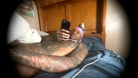 sexy tatted king bbc online show from May 19, 11:38 am