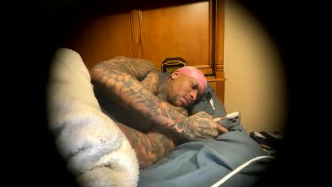 sexy tatted king bbc online show from May 5, 7:32 am