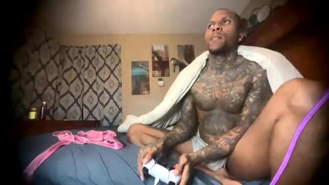sexy tatted king bbc online show from May 16, 7:27 am