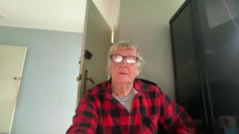 Snapshot of daddyoldcock chatting on October 16, 8:50 pm daddyoldcock online show from October 16, 8:50 pm